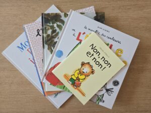 Sélection de cinq albums jeunesse sur la rentrée en maternelle, dont « Non, non et non ! » et « Le monstre des couleurs va à l’école ».