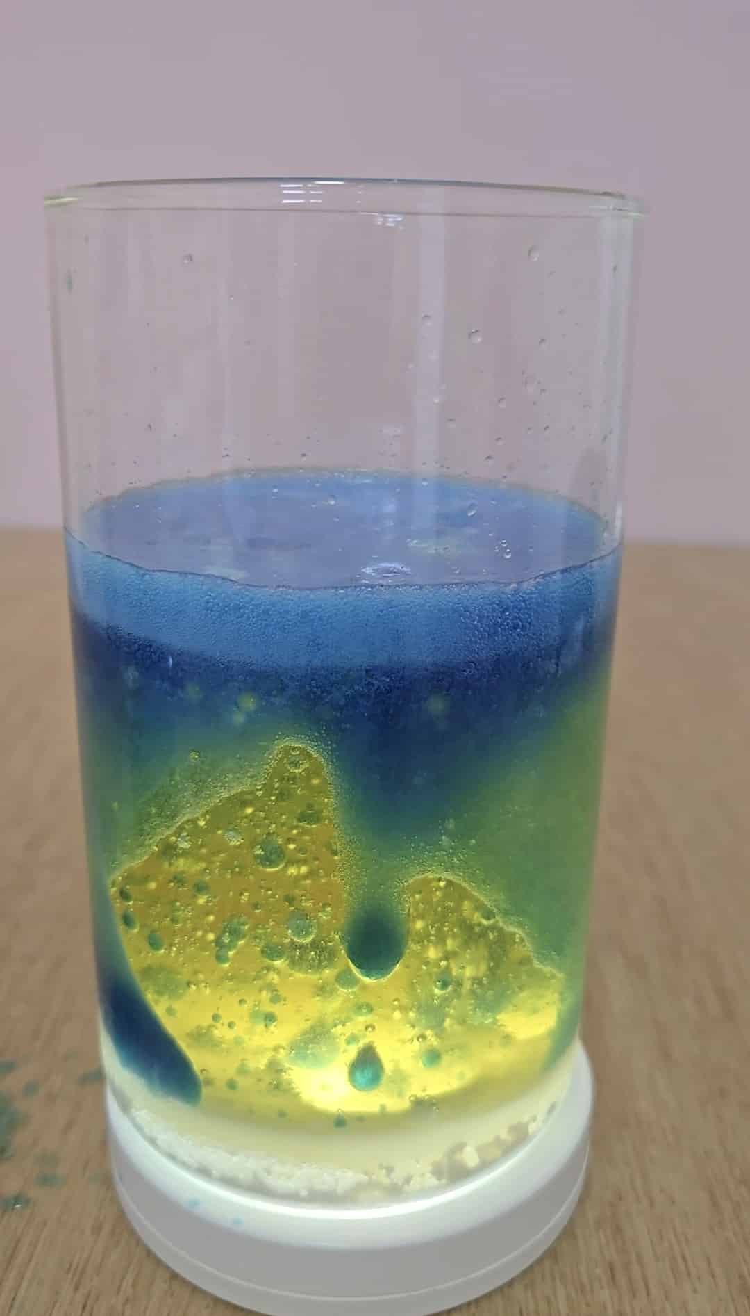 Lampe à lave maison : expérience scientifique pour enfant 11